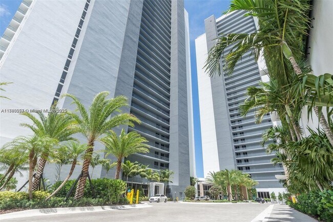 Building Photo - 16385 Biscayne Blvd