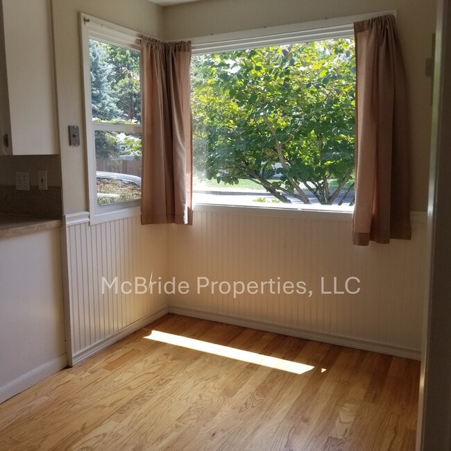 Building Photo - 260 N Knights Bridge Rd