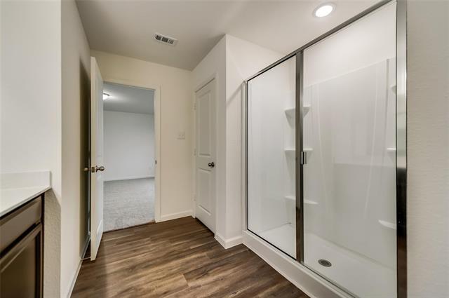 Building Photo - 828 Peach Tree Ln