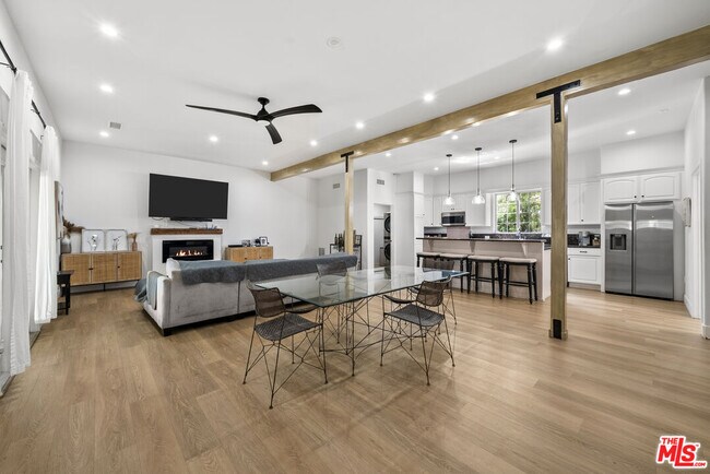 Building Photo - 5656 Penfield Ave