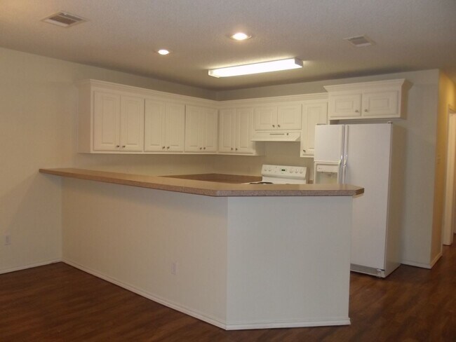 Building Photo - 3206 110th St