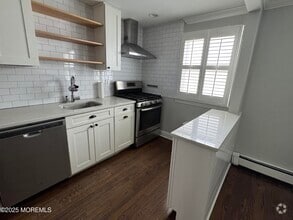 Building Photo - 64 Manor Dr