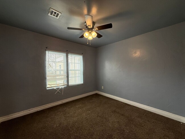 Building Photo - Charming Living in the Heart of Historic M...