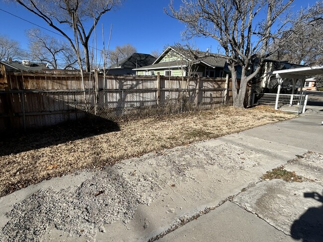 Building Photo - 1227 Rood Ave