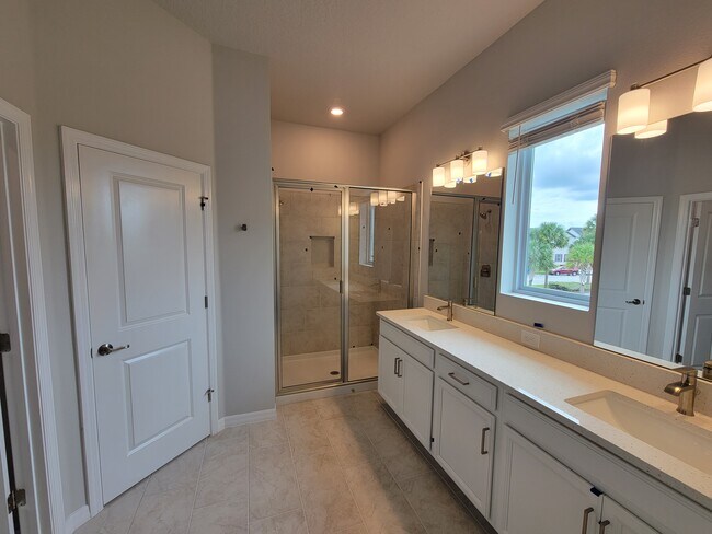 Building Photo - 8621 Tavistock Lakes Blvd