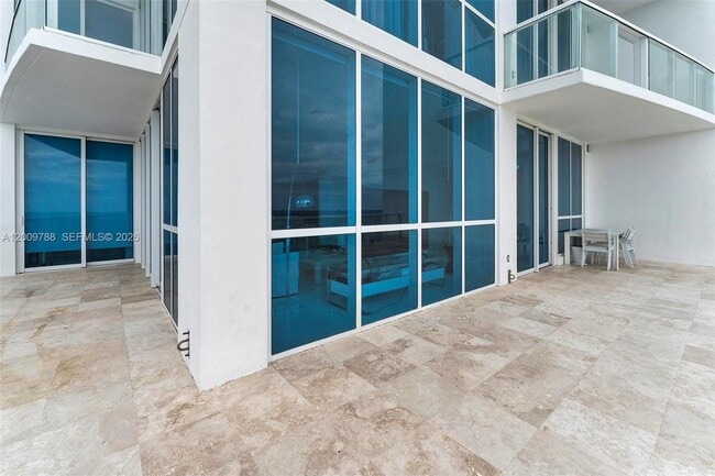 Building Photo - 50 South Pointe Dr