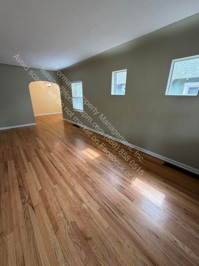 Building Photo - 2246 S Corona St