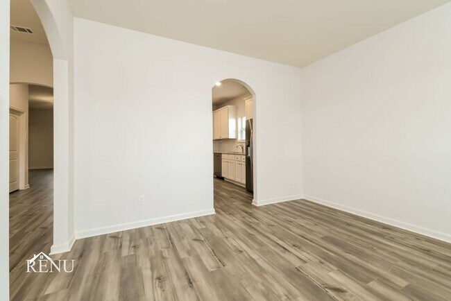 Building Photo - 1100 Wheatfield Ln