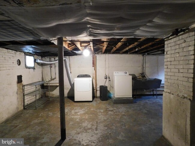 Building Photo - 614 National Ave