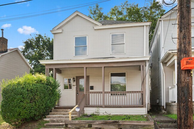 Building Photo - 865 E 11th Ave