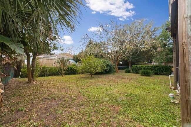 Building Photo - 207 State Rd 207