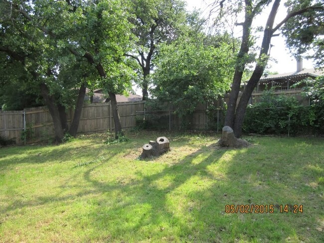 Building Photo - 1604 White Oak Ct
