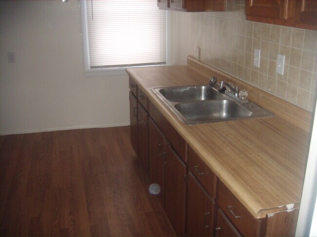 Building Photo - 501 Washtenaw Rd