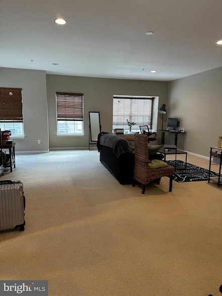 Building Photo - 526 S Twin Lakes Blvd