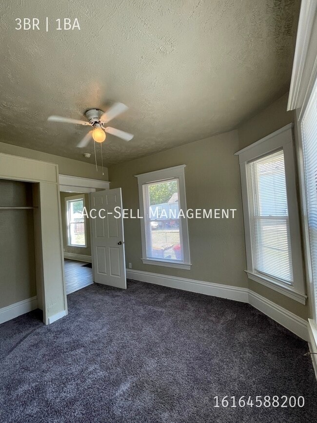 Building Photo - 439 Carrier St NE