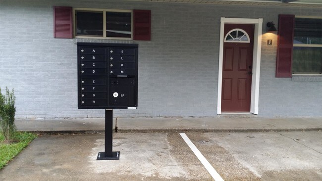 Building Photo - 3108 Aster St