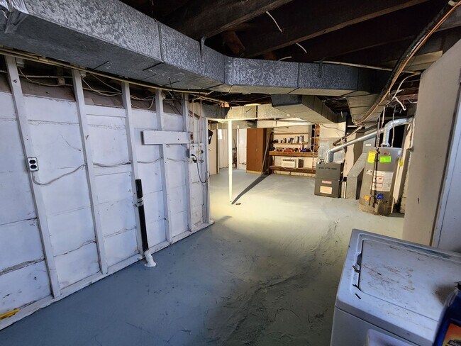 Building Photo - 3 Bedrooms 1 bath home for RENT!