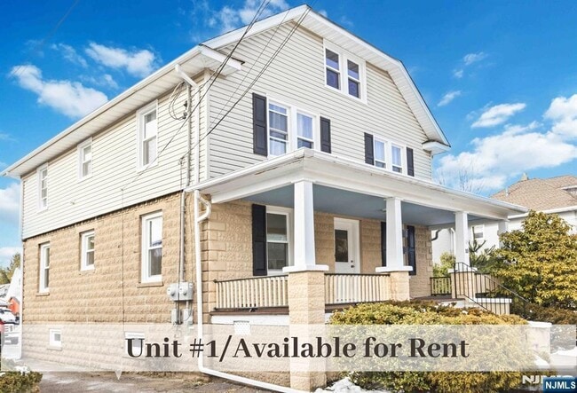 Building Photo - 10 Zazzetti St