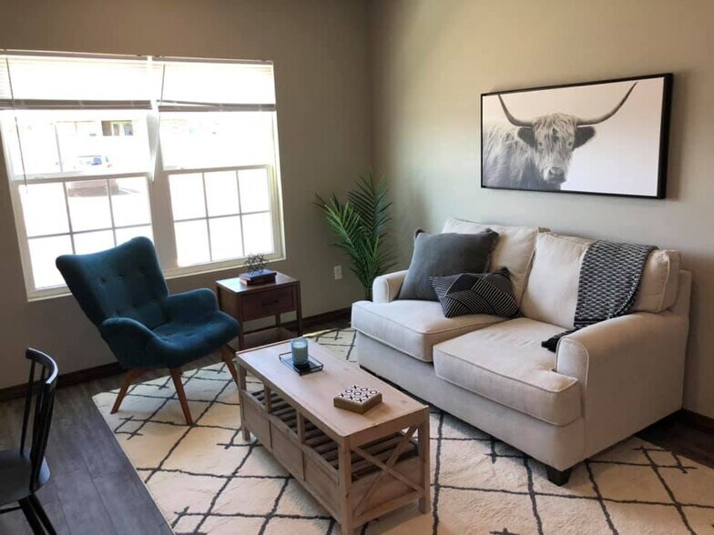 Building Photo - 5703 W 33rd Pl