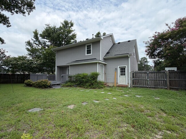 Building Photo - 193 Amelia Dr W