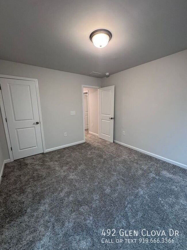Building Photo - 492 Glen Clova Dr