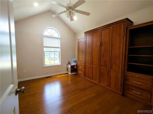 Building Photo - 441 Riverwalk Dr