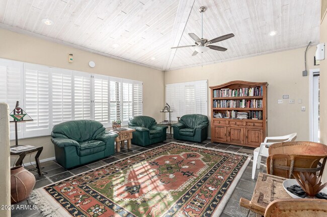 Building Photo - 6885 E Cochise Rd
