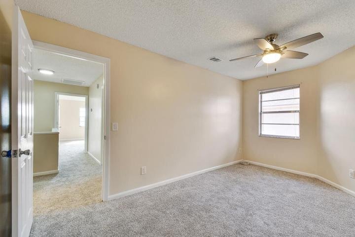 Building Photo - 1475 Lake Mango Way