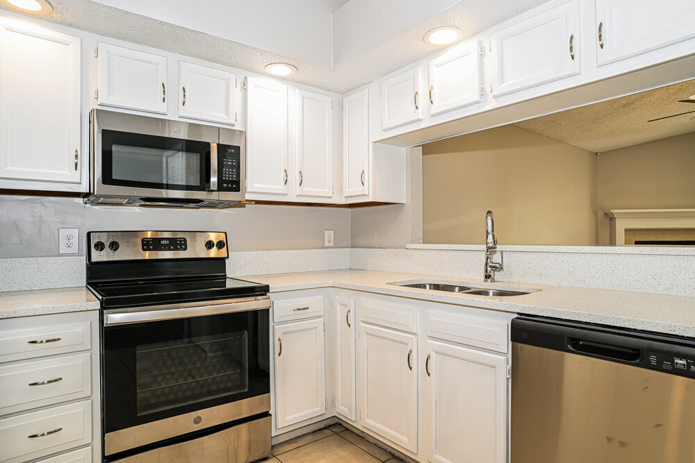 Building Photo - 8790 Townsquare Dr S