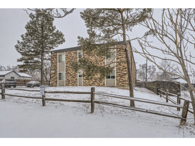 Building Photo - 1641 Ingalls St