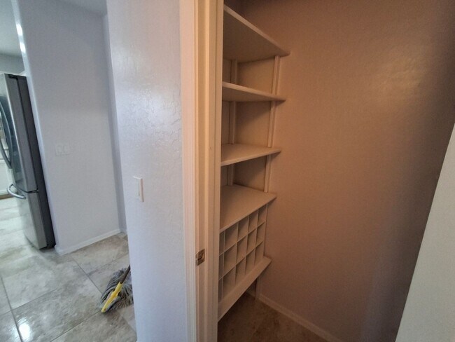 Building Photo - 29109 N Yellow Bee Dr