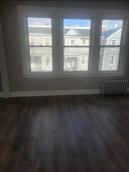 Building Photo - 51 Arverne Ter