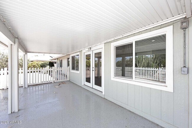 Building Photo - 10402 W Wininger Cir