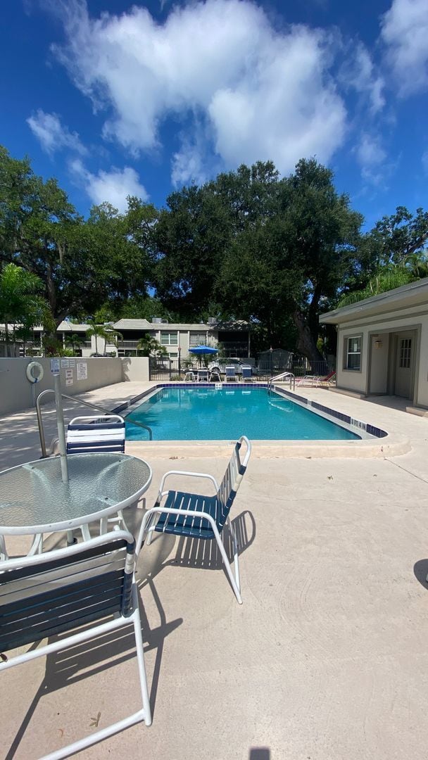 Building Photo - Charming 2/2 Seasonal Rental in Sarasota – Minutes from the Beach! Private Courtyard Included!!