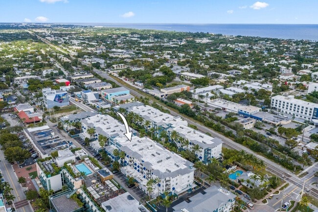 Building Photo - 250 NE 3rd Ave