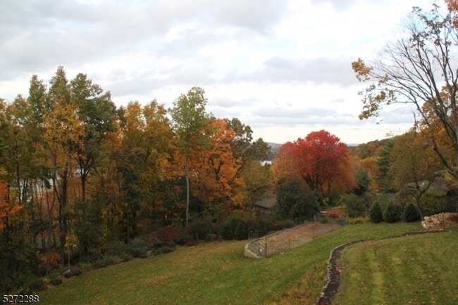 Building Photo - 416 Springbrook Trail