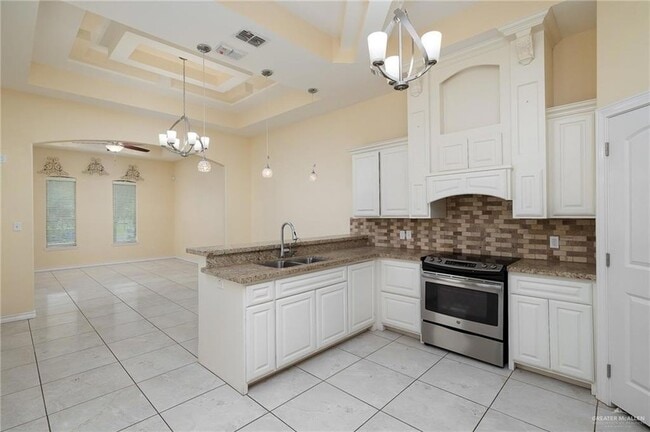 Building Photo - 3720 Yellowhammer Ave