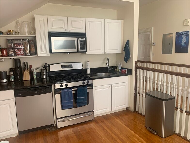 Primary Photo - 29 Bowdoin St
