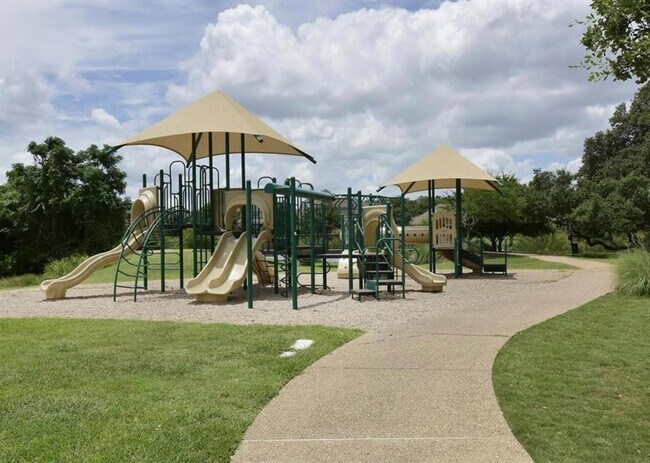 Building Photo - 779 Wild Rose Dr