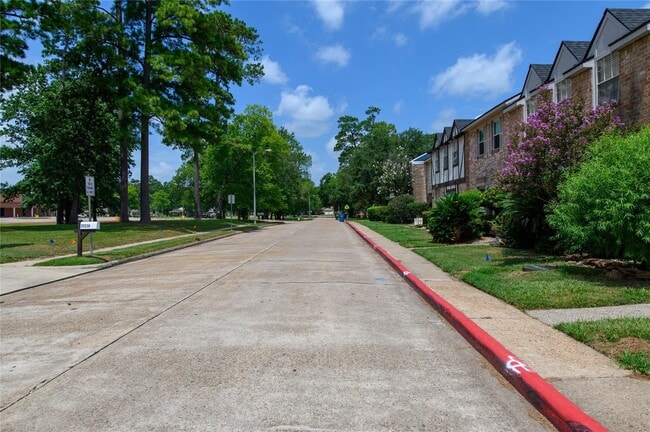 Building Photo - 20339 Fieldtree Dr