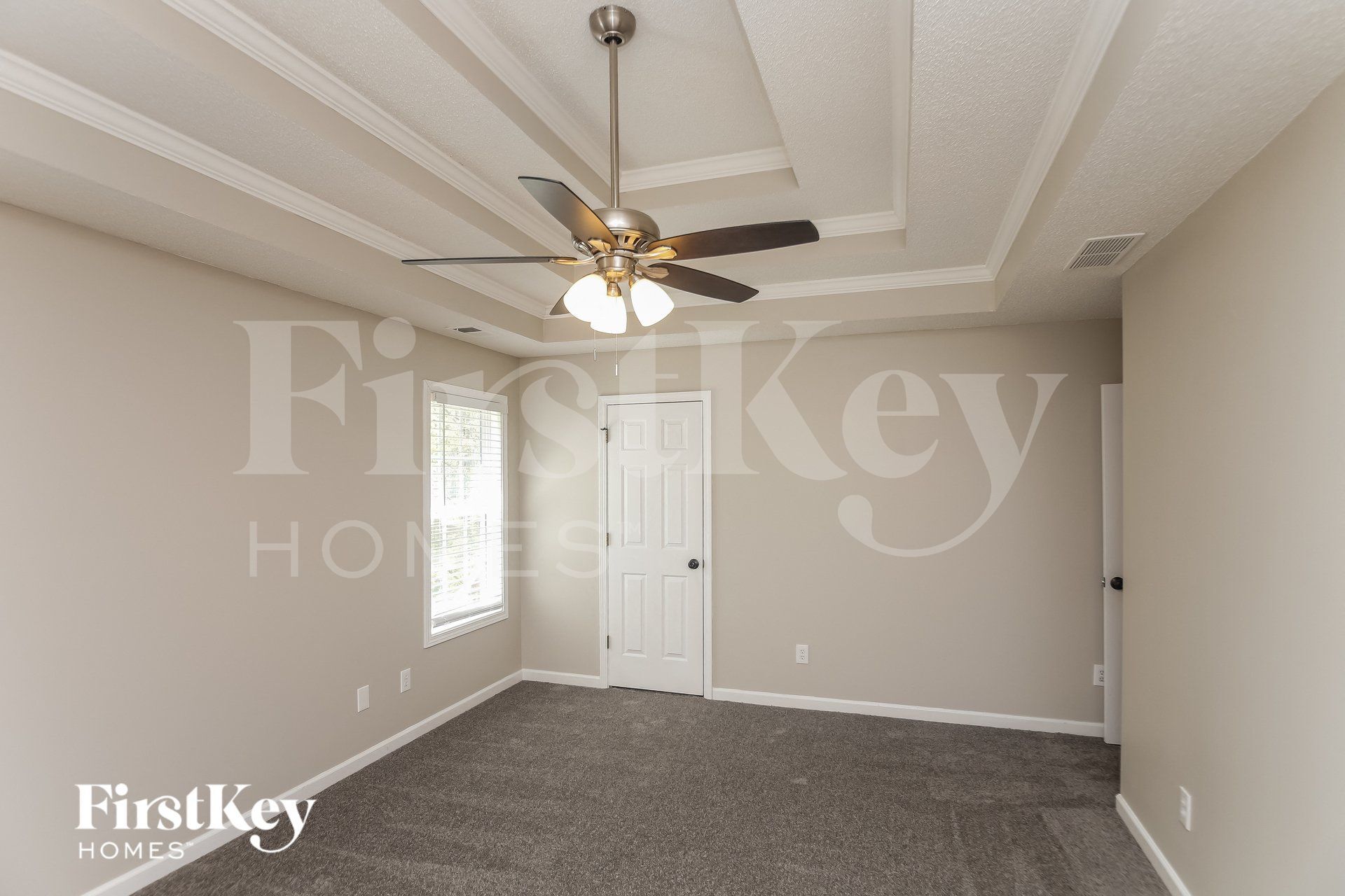 Building Photo - 136 Four Oaks Dr