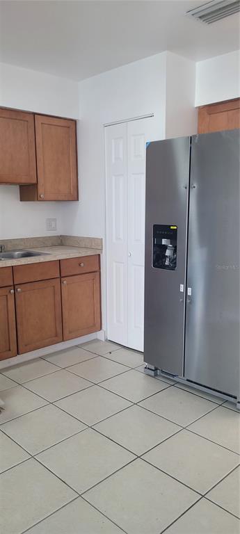 Building Photo - 2461 Dryer Ave