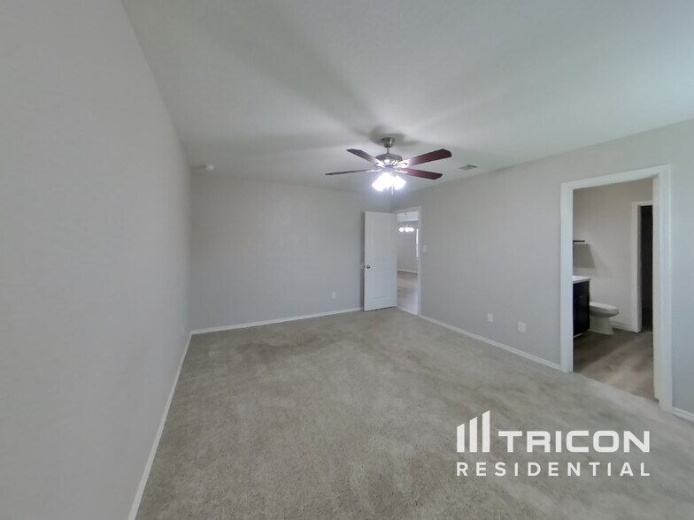 Building Photo - 8730 Segura Wy
