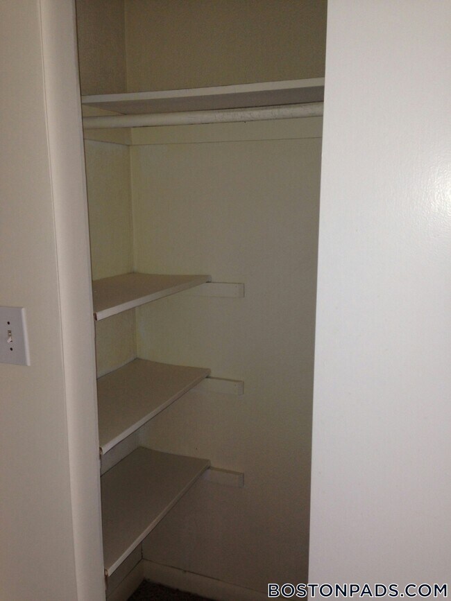 Building Photo - 245 Main St