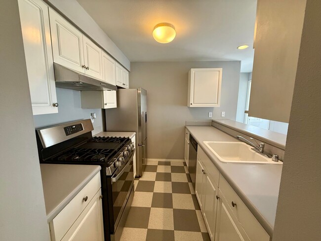 Building Photo - Uptown Condominiums - Lower Queen Anne