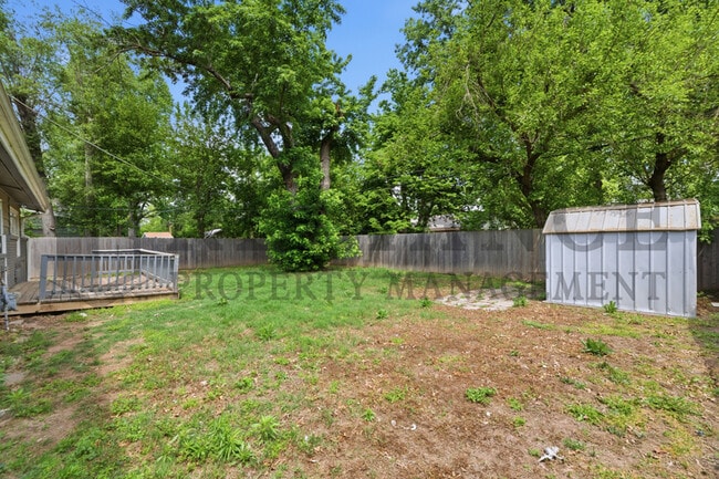 Building Photo - 730 N Chipper Ln
