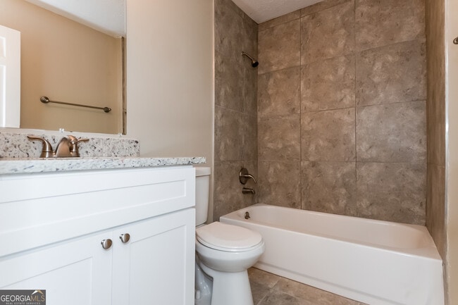 Building Photo - 8285 Bridgewater Pl