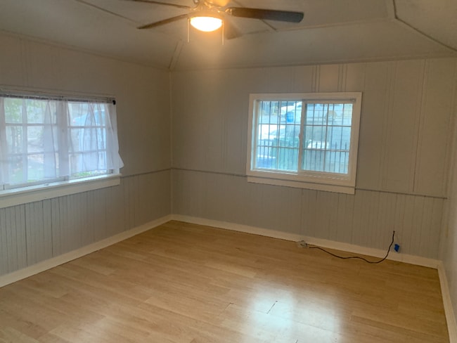 Building Photo - 1129 Magnolia Ave