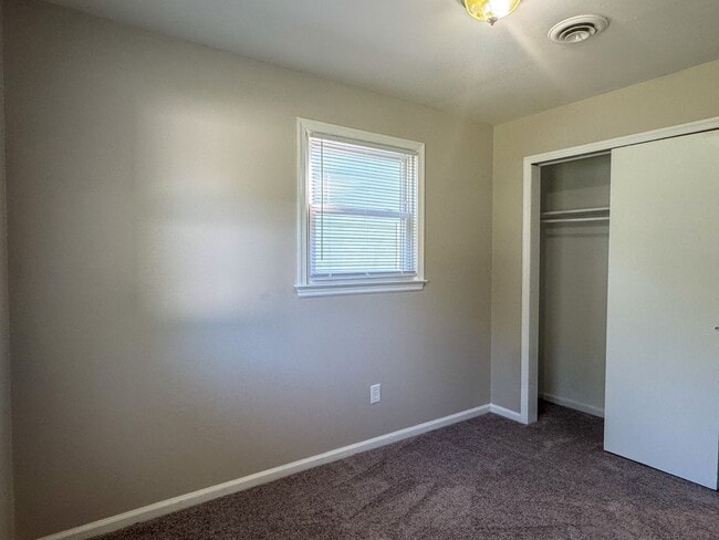Building Photo - 810 E Poythress St