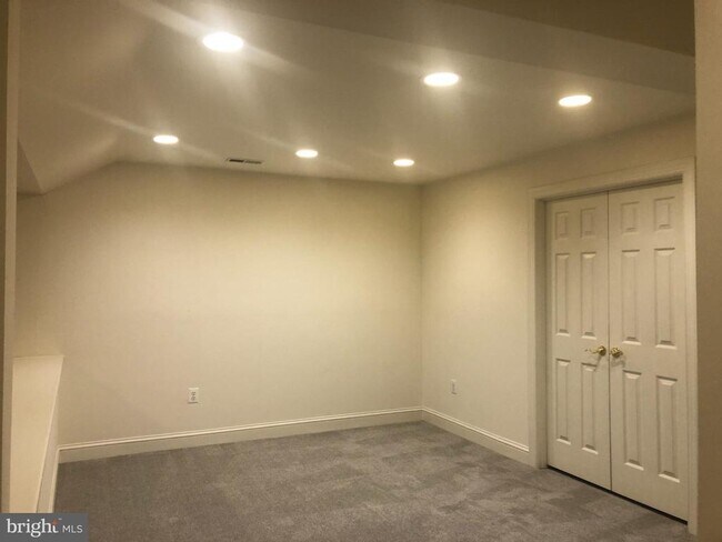 Building Photo - 7957 Blitz Ct